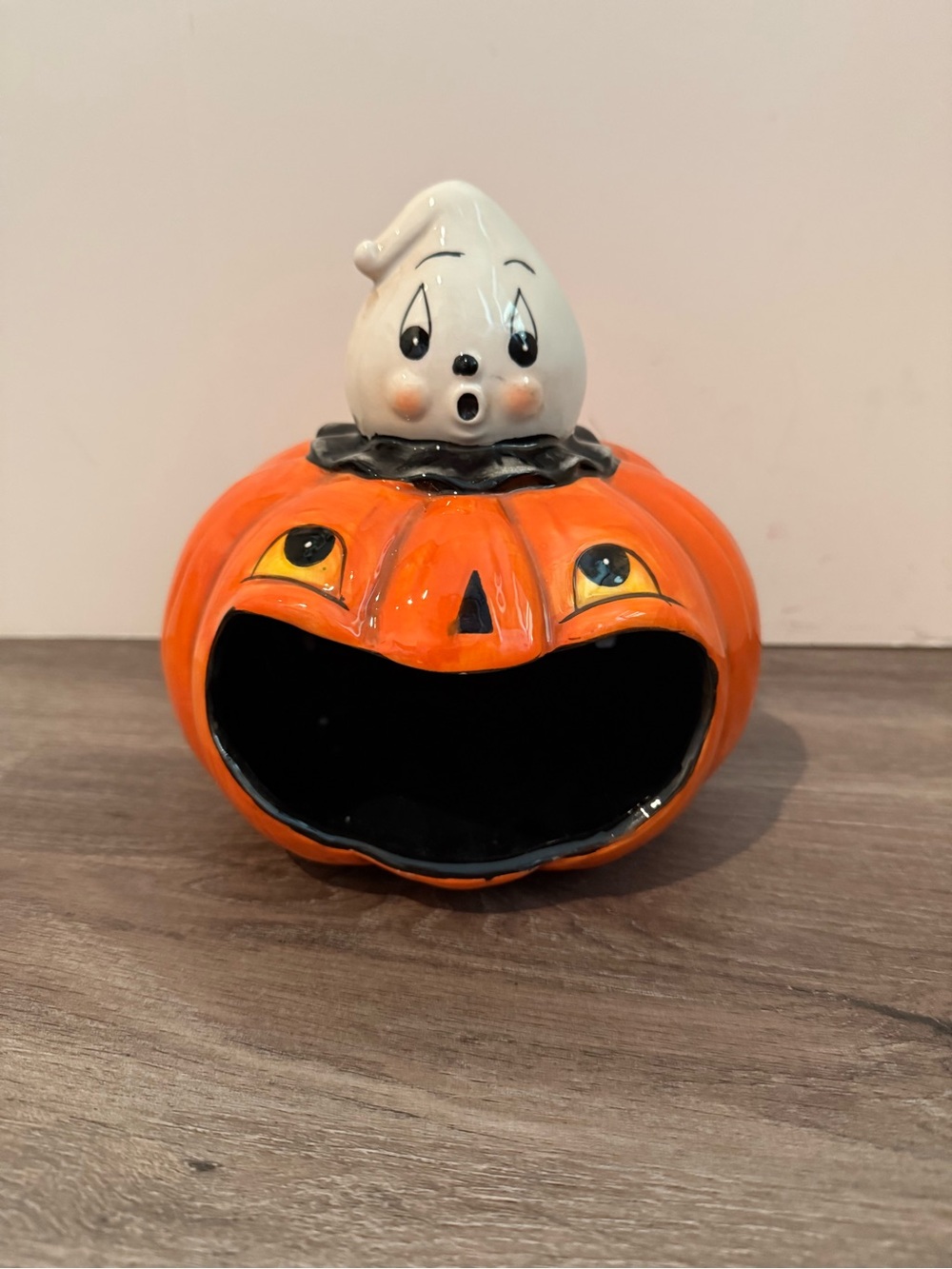 Viral Johanna Parker “Big Mouth” Pumpkin Candy Bowl with Ghost- NWT